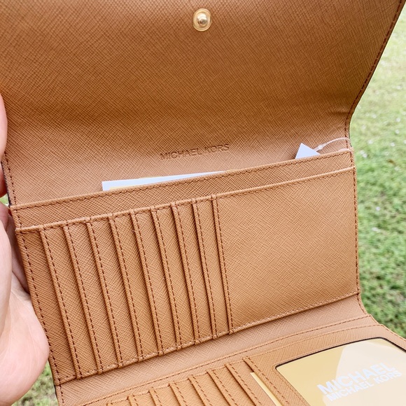 Michael Kors Jet Set Travel PVC Large Trifold Wallet Brown MK Acorn - Picture 4 of 4